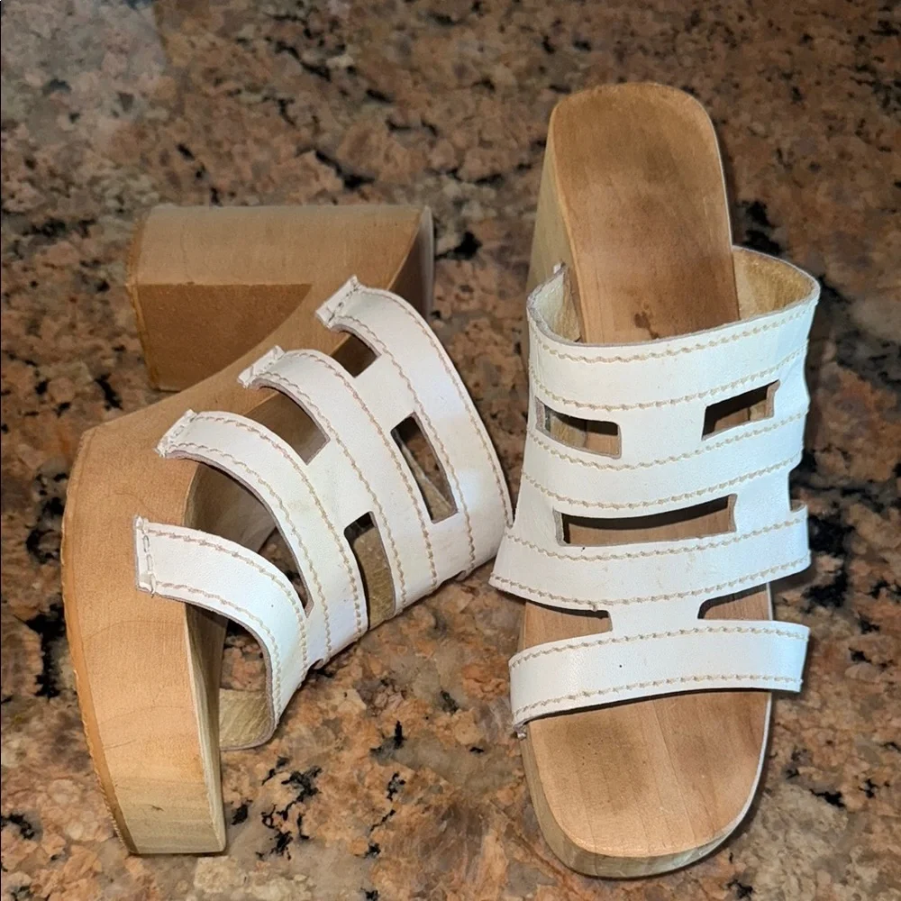 Wooden White Strappy Platform Sandals size 6